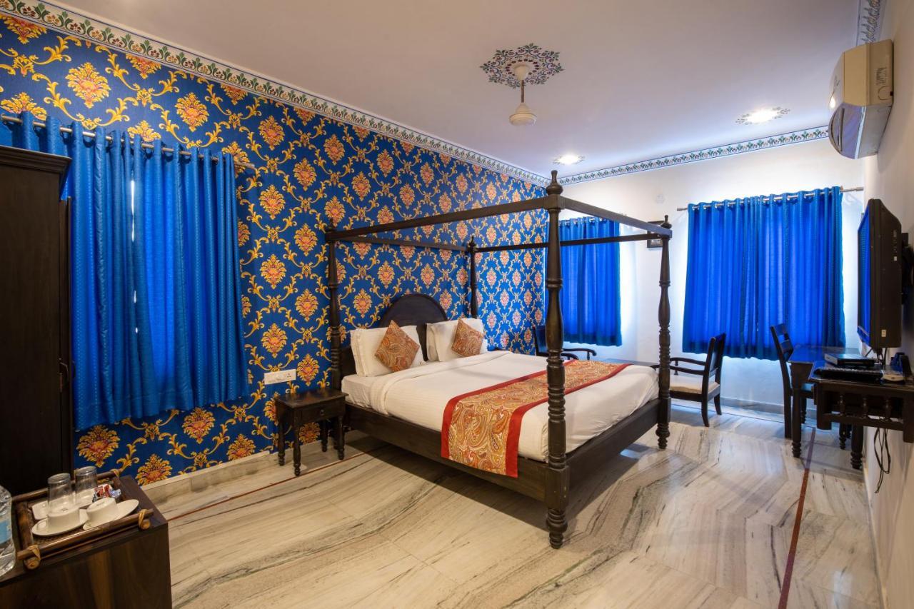 Hotel Royal Pratap Niwas Удайпур Экстерьер фото
