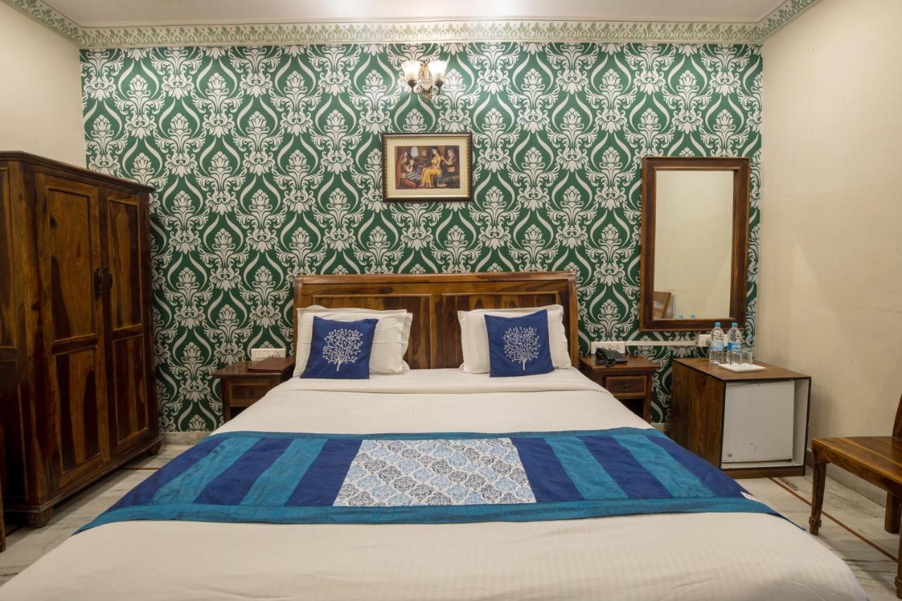 Hotel Royal Pratap Niwas Удайпур Экстерьер фото