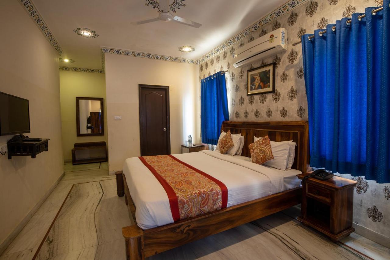 Hotel Royal Pratap Niwas Удайпур Экстерьер фото