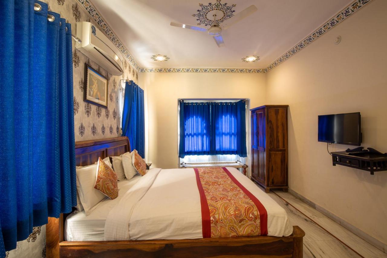 Hotel Royal Pratap Niwas Удайпур Экстерьер фото