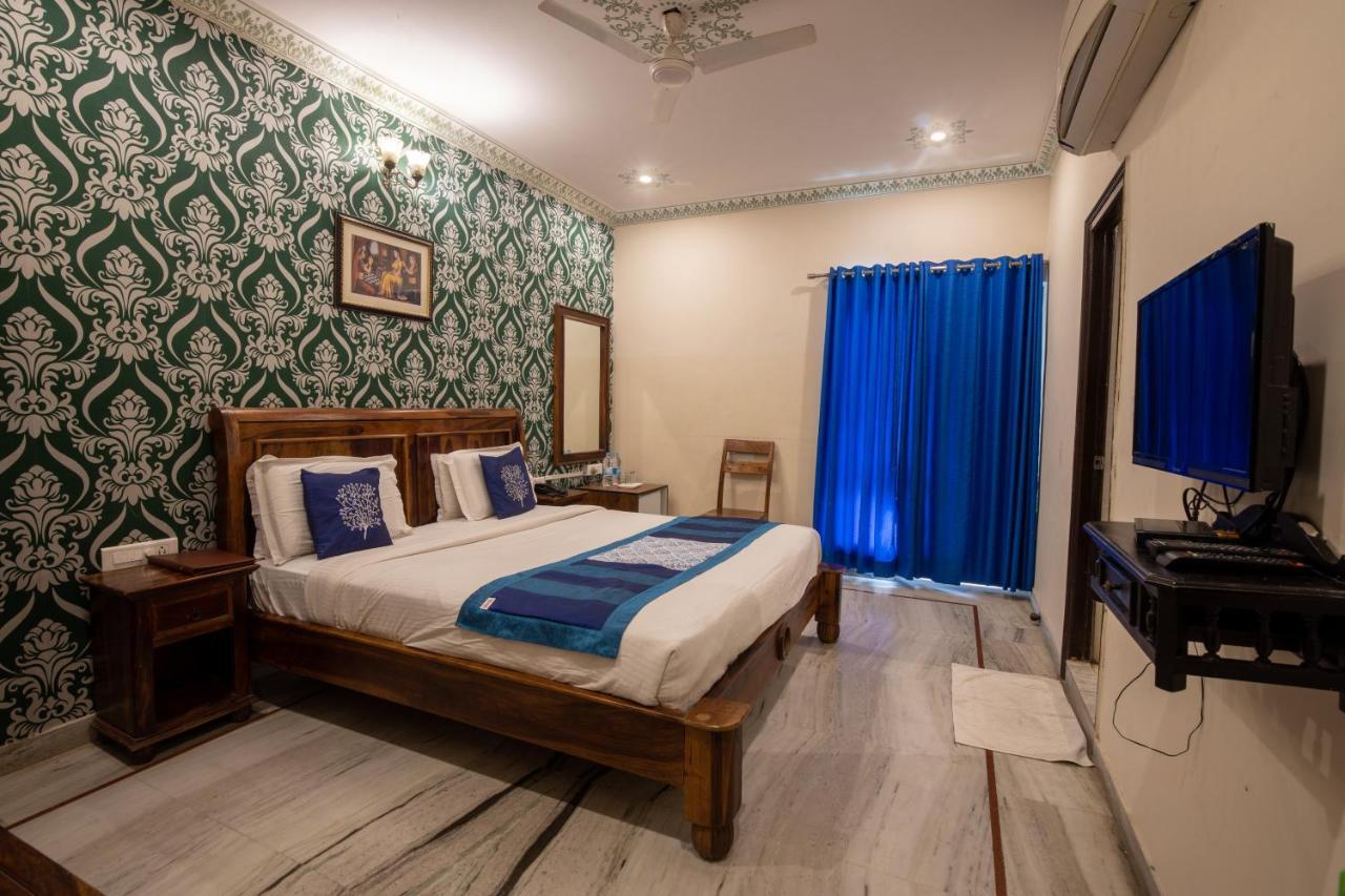 Hotel Royal Pratap Niwas Удайпур Экстерьер фото
