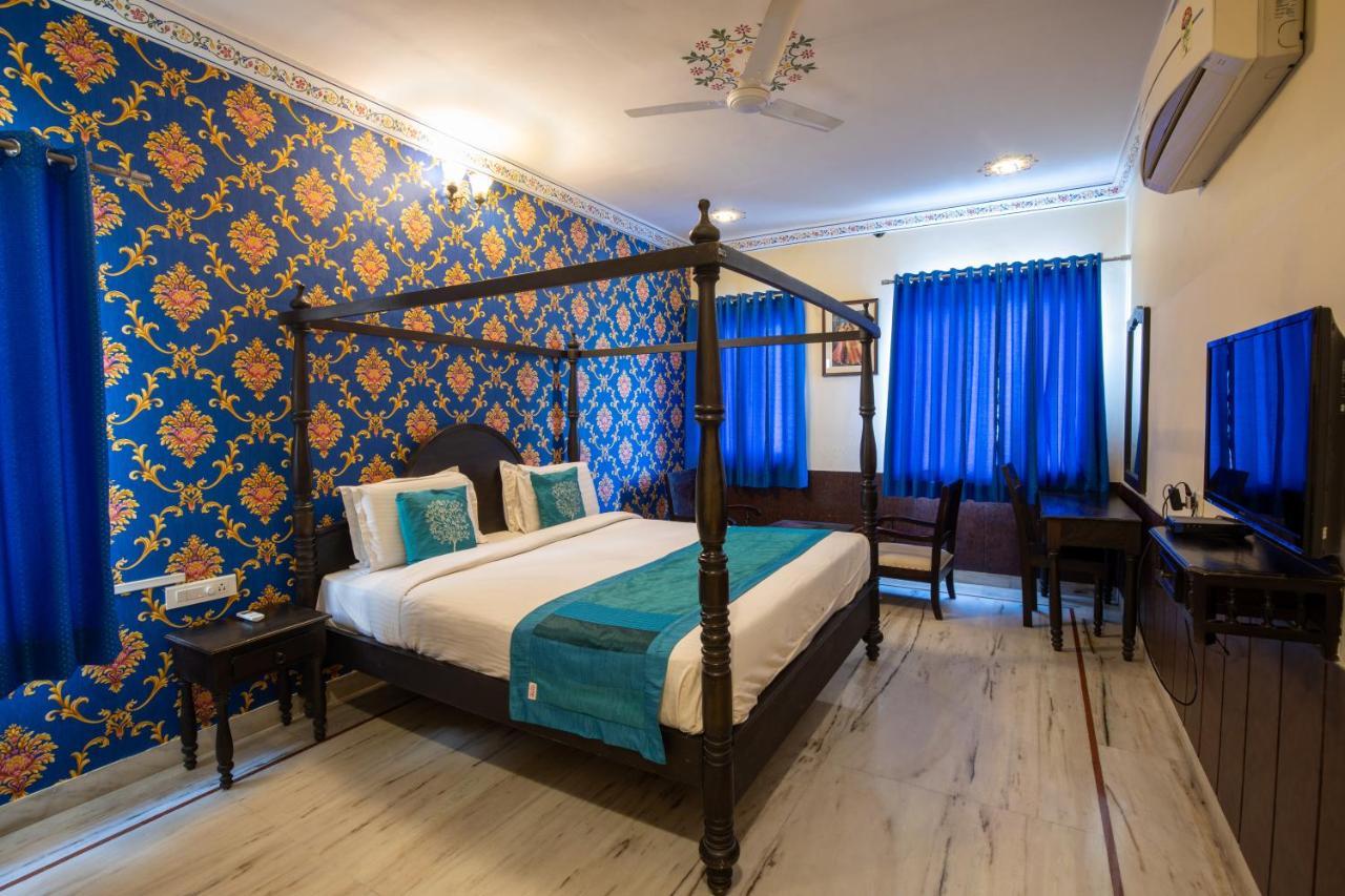 Hotel Royal Pratap Niwas Удайпур Экстерьер фото